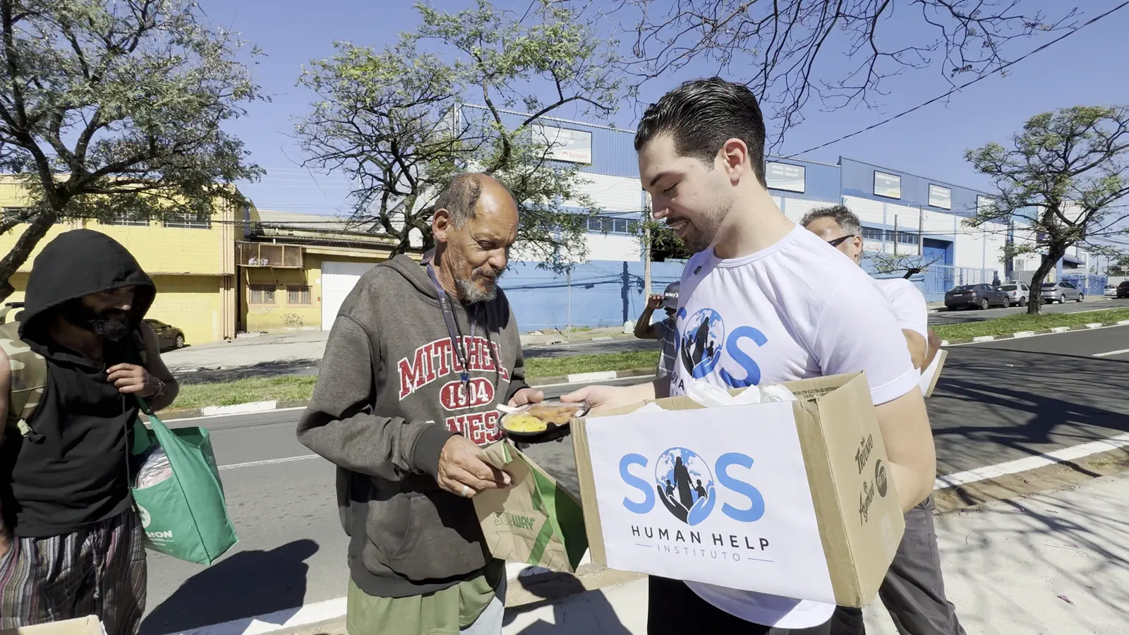 Acolhimento e apoio a moradores de rua